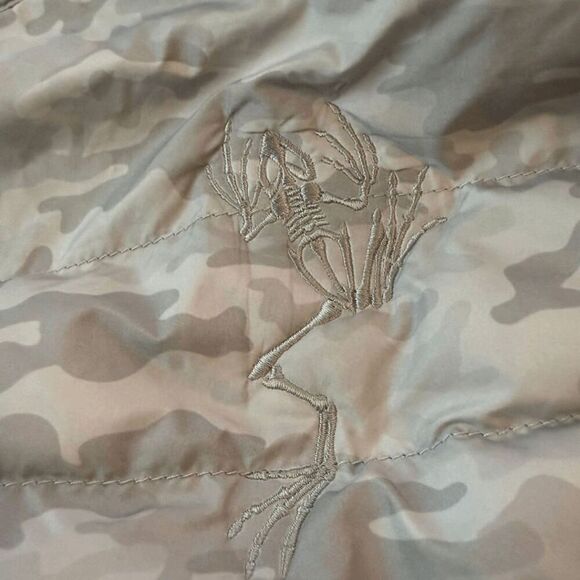 Peter Millar Men's Camo Hyperlight Quilted Puffer Vest Large - Picture 9 of 10